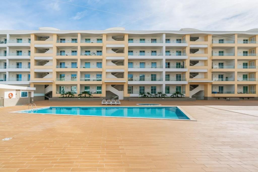 Marina View Modern