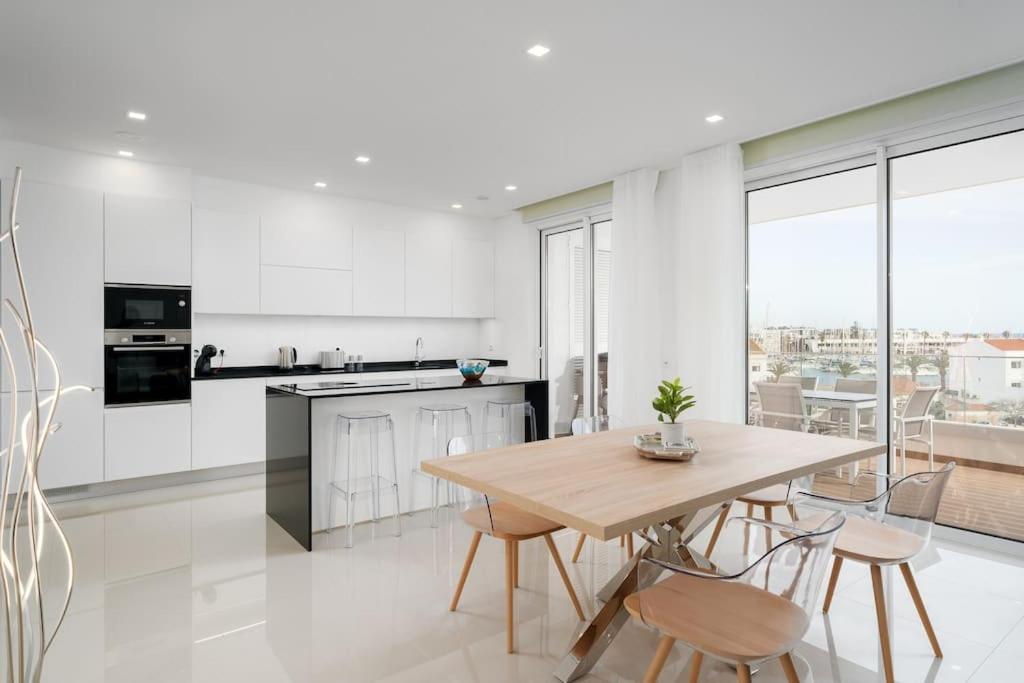 Marina View Modern * Lagos