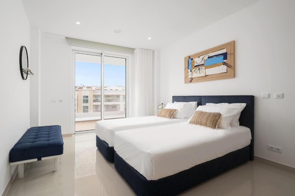 Marina View Modern Apartment